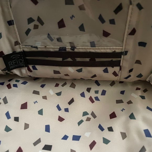 Lug Presto Crossbody. - Picture 4 of 4